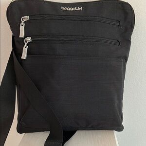 Baggallini Black Crossbody Bag.